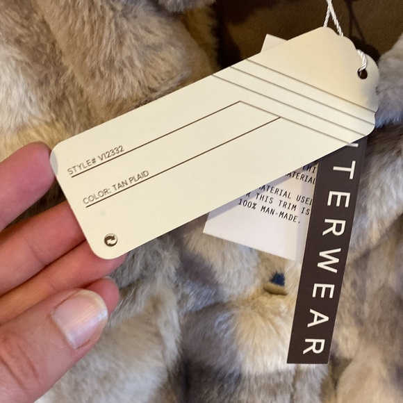 Ashley by 26 International faux fur coat, size medium - Picture 4 of 5